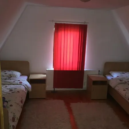 Mrljes Case de vacanță Rast